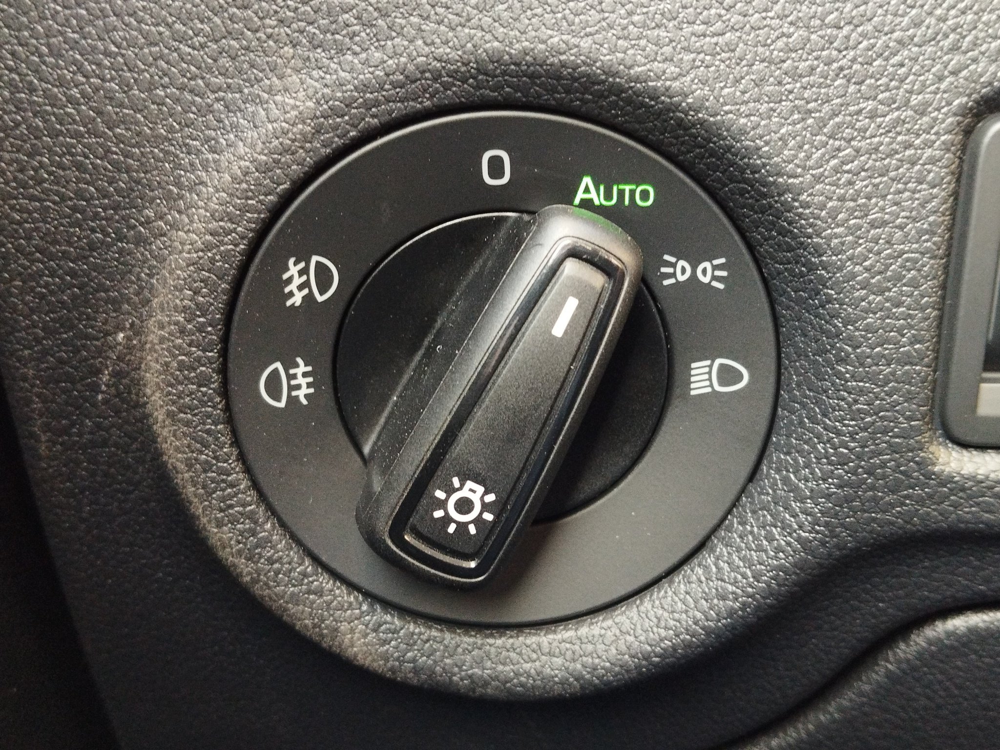 Skoda Fabia 1.0 TSI Essence *LED*LM*PDC*SHZ*FH*DAB* – Bild 27