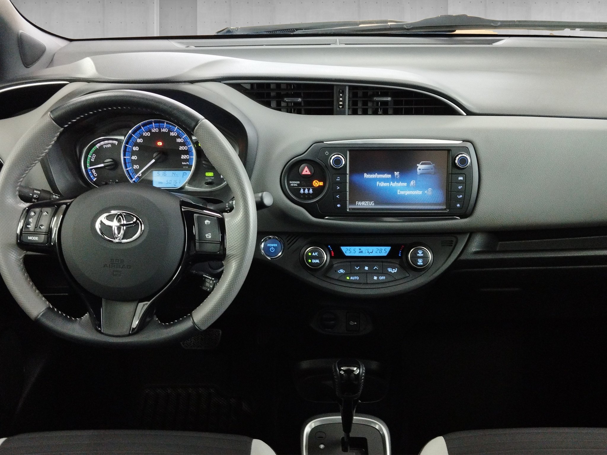 Toyota Yaris AUT*DynLicht*Fernlichtass.*Kam.*KeyLess*LM – Bild 13