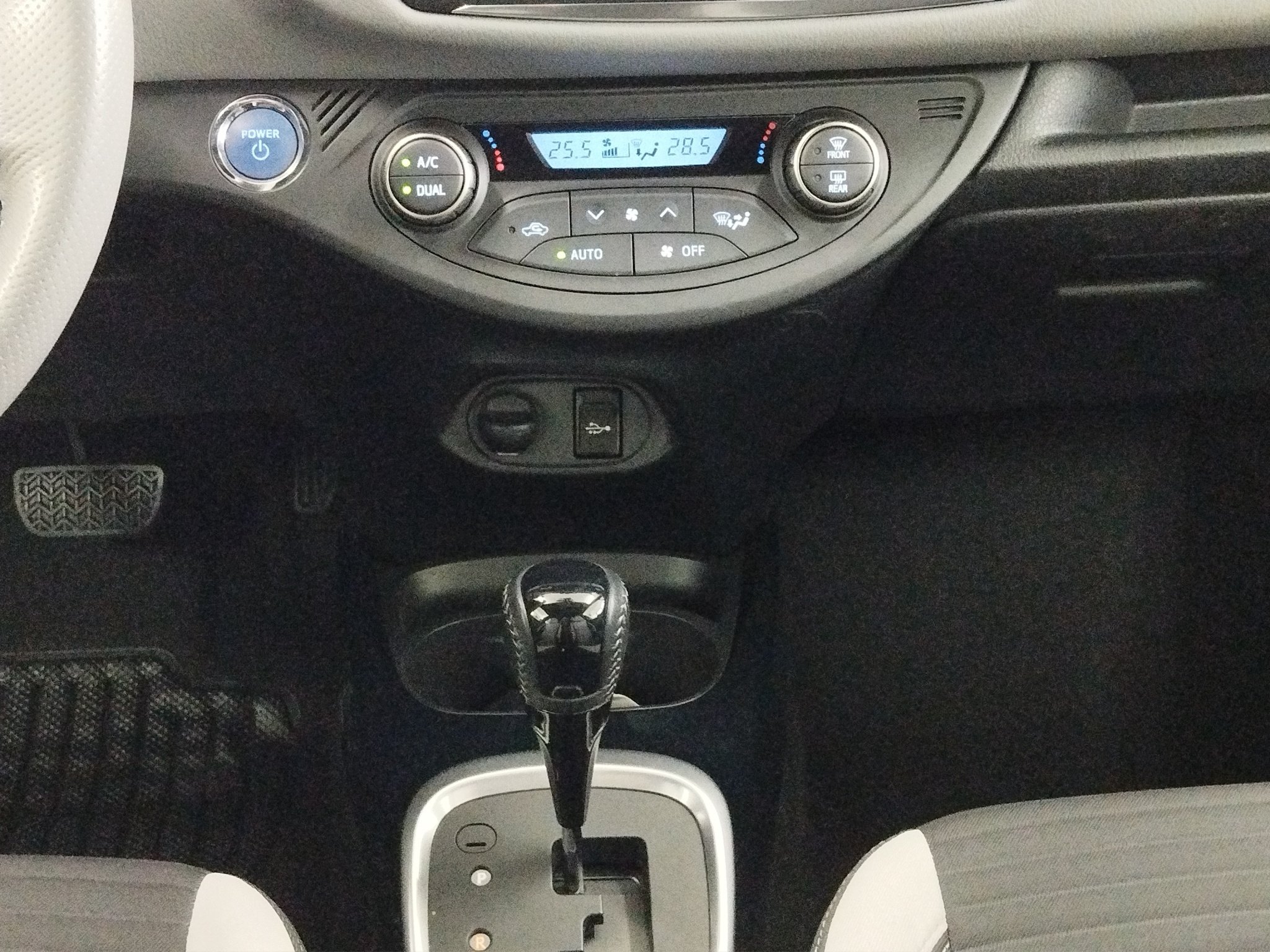 Toyota Yaris AUT*DynLicht*Fernlichtass.*Kam.*KeyLess*LM – Bild 14