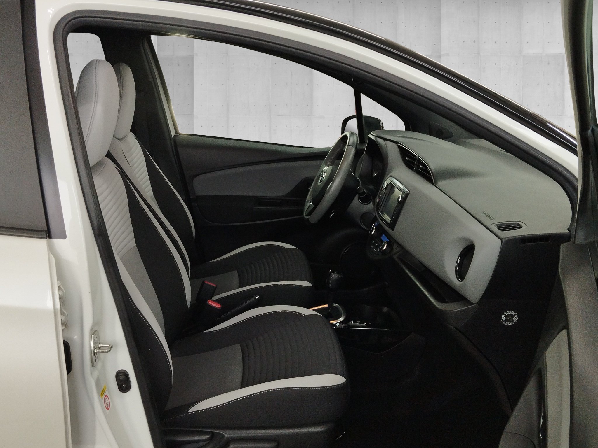 Toyota Yaris AUT*DynLicht*Fernlichtass.*Kam.*KeyLess*LM – Bild 19