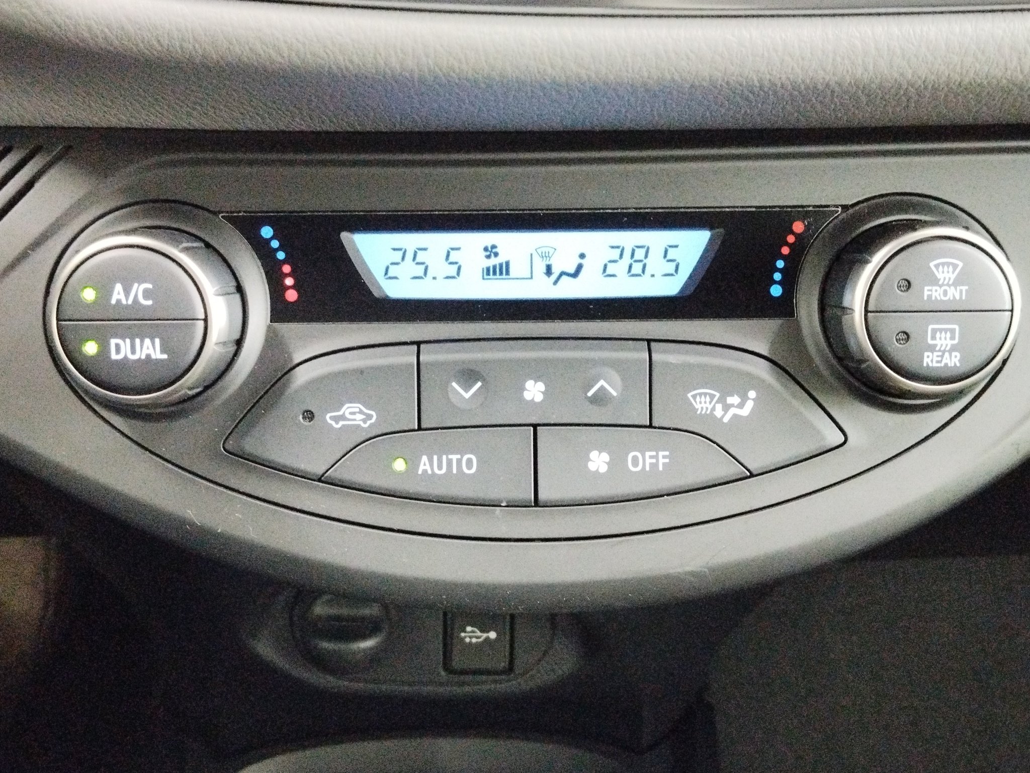 Toyota Yaris AUT*DynLicht*Fernlichtass.*Kam.*KeyLess*LM – Bild 28