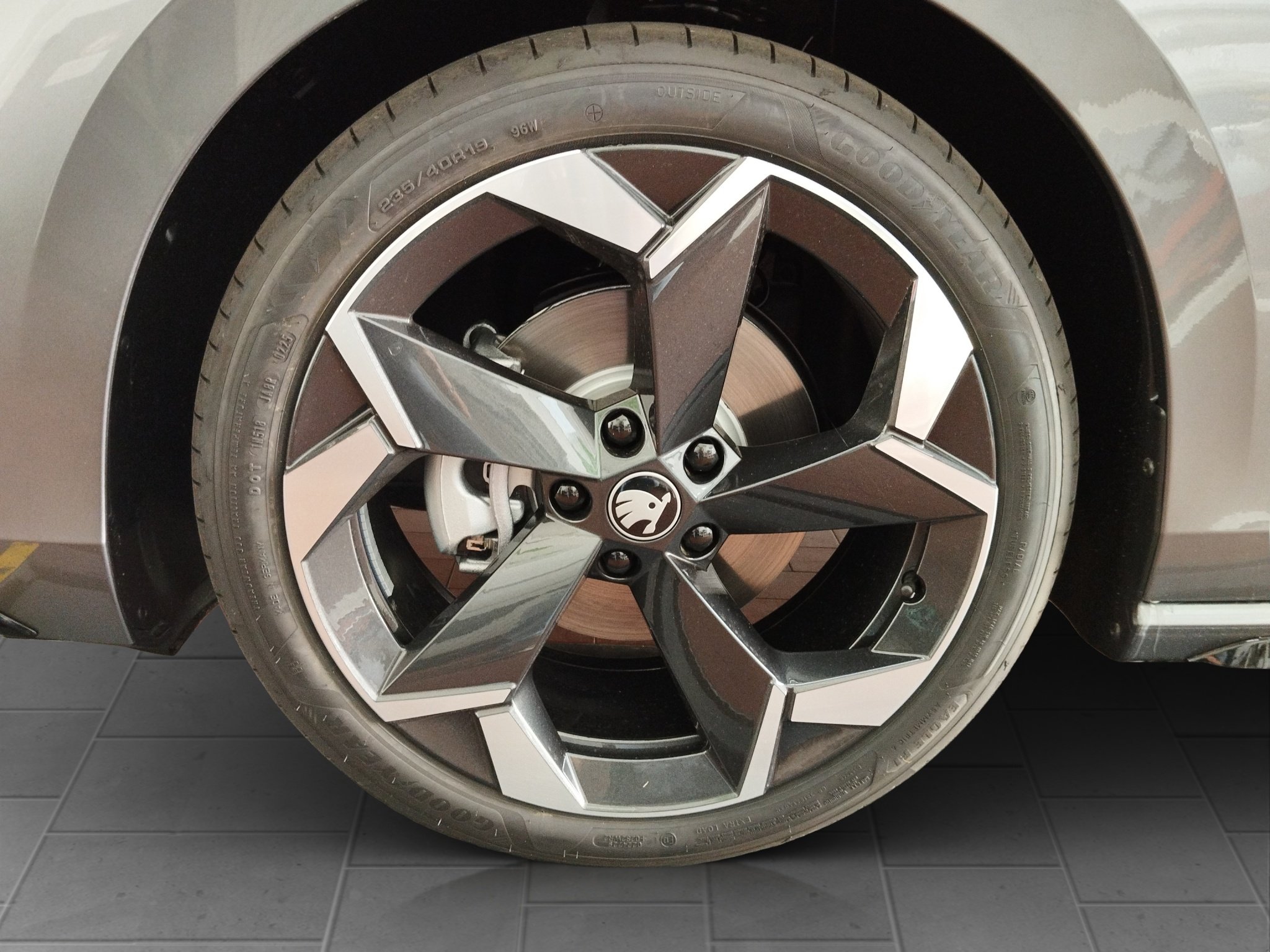 Skoda Superb Combi 2.0 TDI Sportline DSG *4xSHZ*ACC*AHK – Bild 20