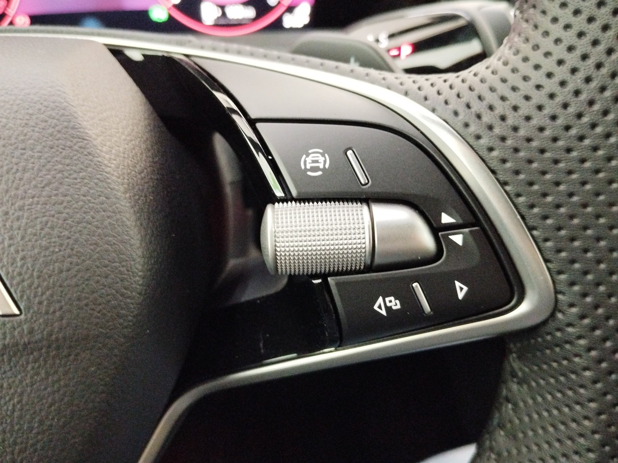 Skoda Superb Combi 2.0 TDI Sportline DSG *4xSHZ*ACC*AHK – Bild 26