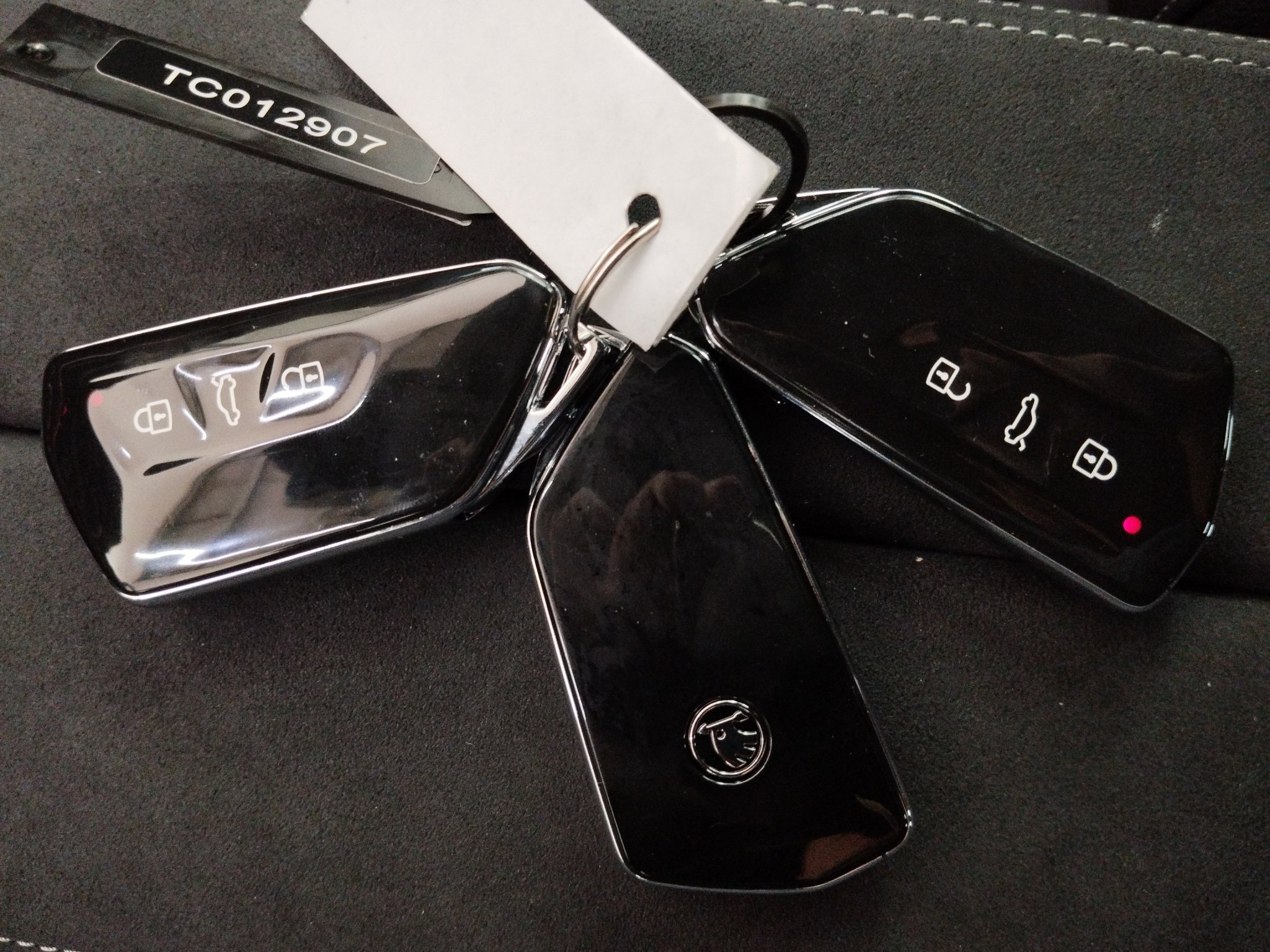 Skoda Superb Combi 2.0 TDI Sportline DSG *4xSHZ*ACC*AHK – Bild 29