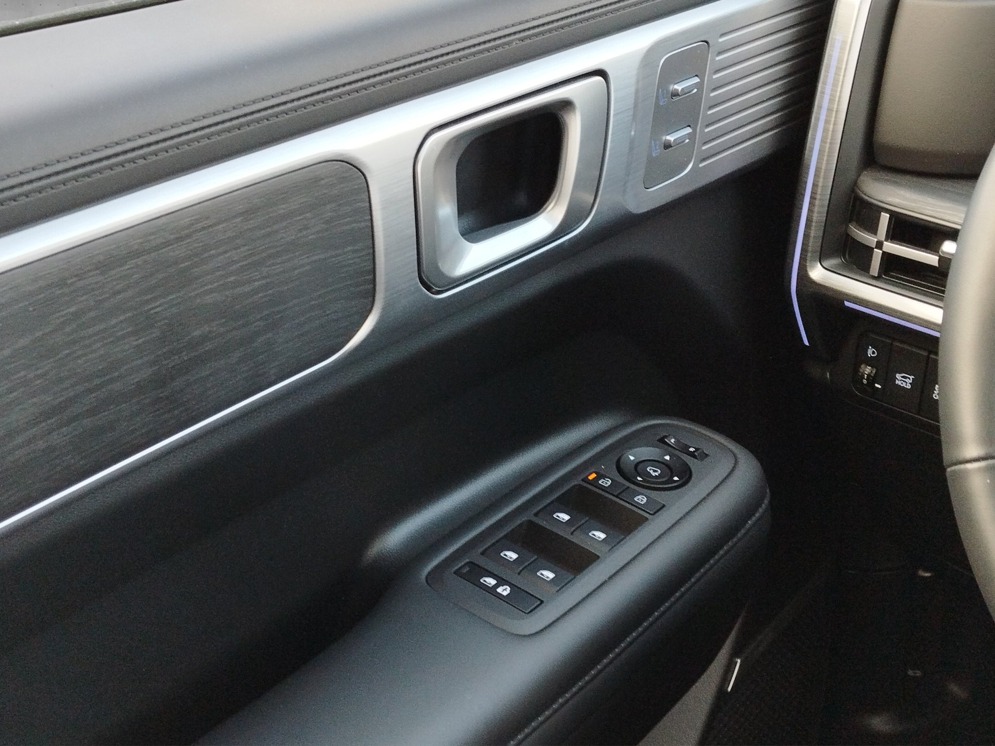 Hyundai SANTA FE 1.6 T-GDi Hybrid Intro Aut. 4WD 360°*ACC – Bild 12