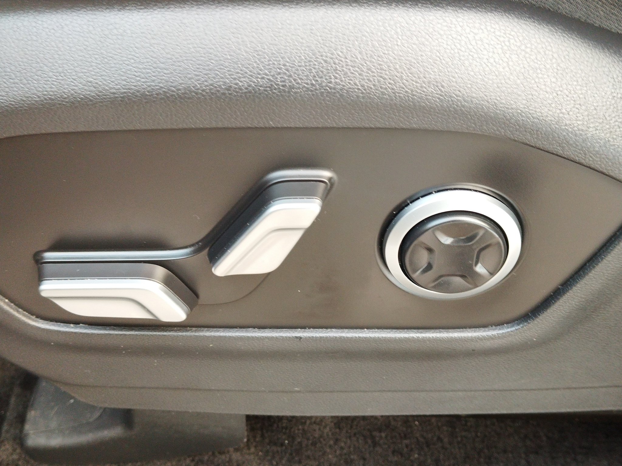 Hyundai SANTA FE 1.6 T-GDi Hybrid Intro Aut. 4WD 360°*ACC – Bild 22