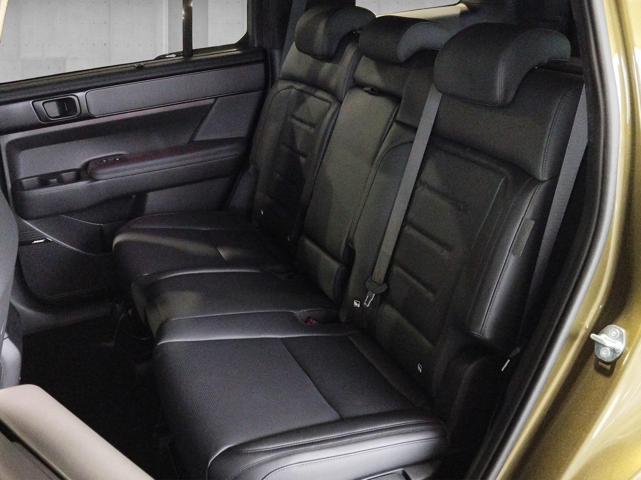 Hyundai SANTA FE 1.6 T-GDi PHEV Blackline Aut. 4WD 360°*LM – Bild 9