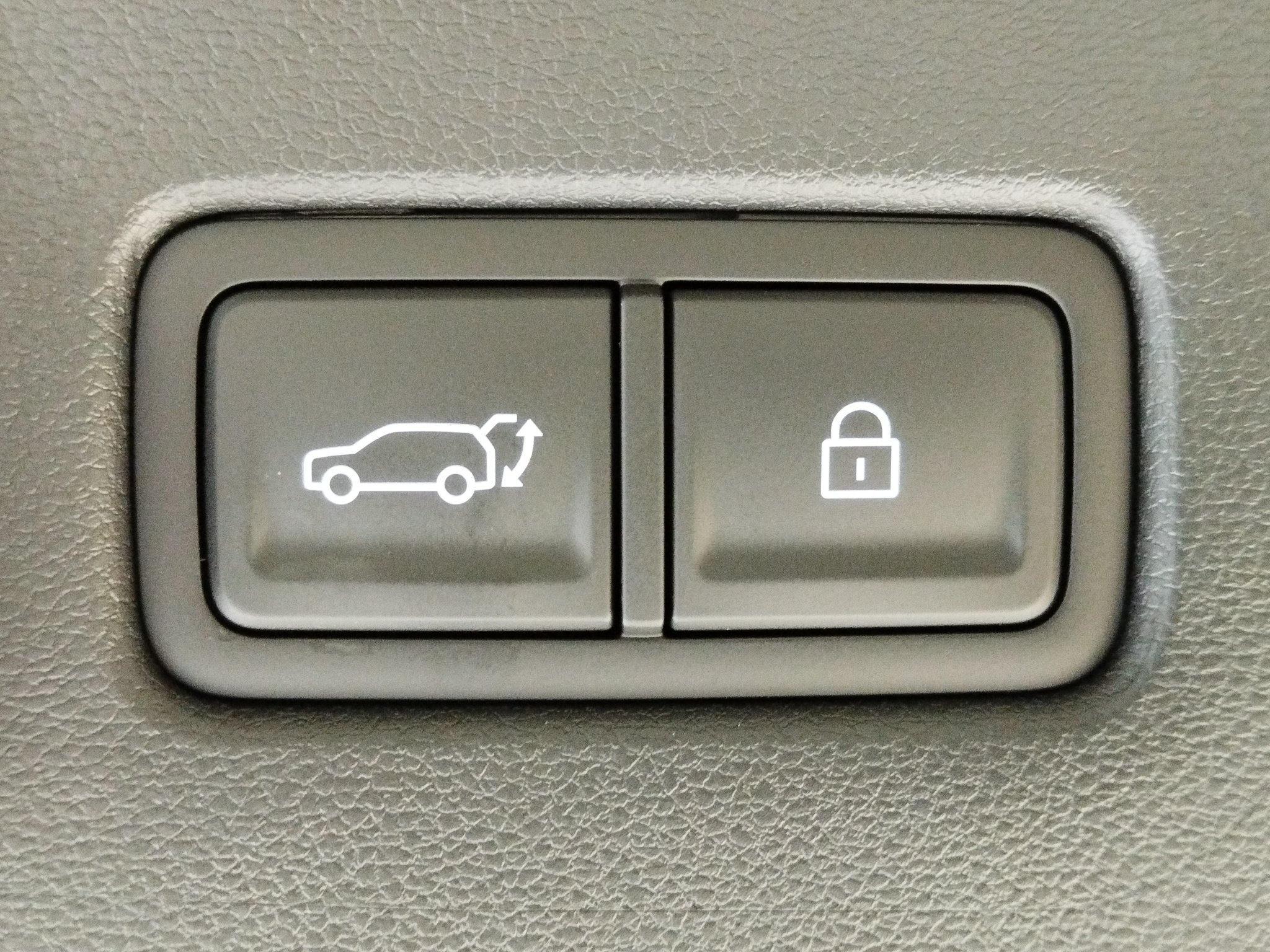 Hyundai SANTA FE 1.6 T-GDi PHEV Blackline Aut. 4WD 360°*LM – Bild 21