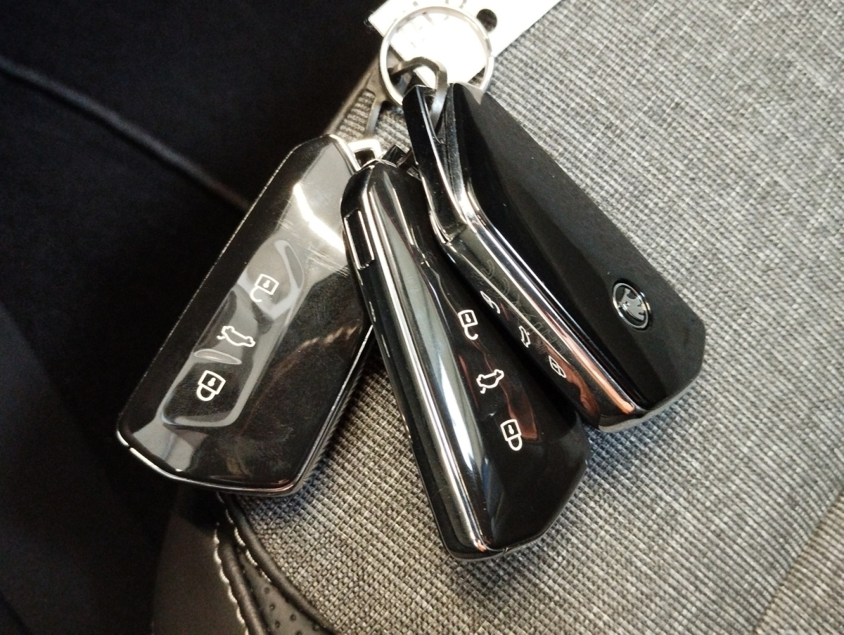 Skoda Octavia Combi 2.0 TDI Sportline DSG #PDC #LED – Bild 9