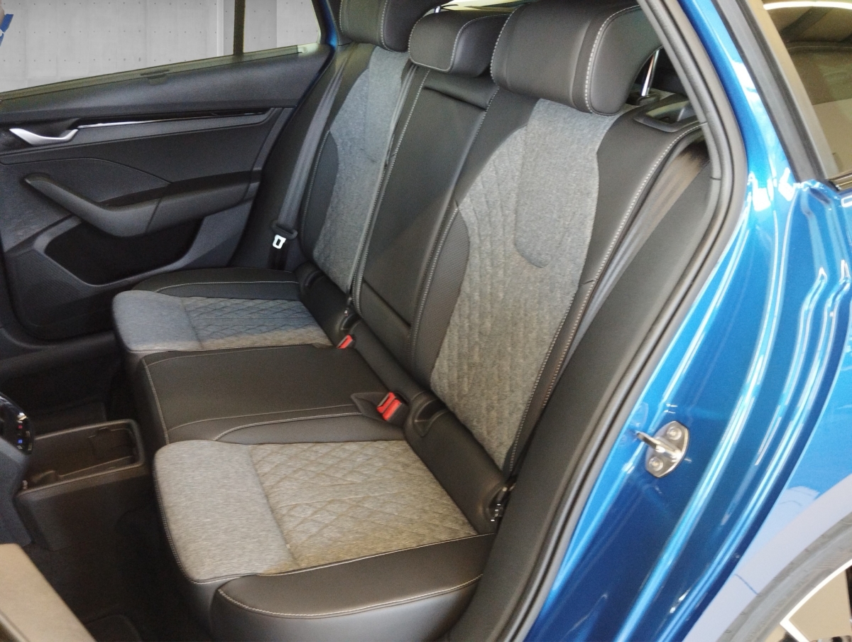 Skoda Octavia Combi 2.0 TDI Sportline DSG #PDC #LED – Bild 11