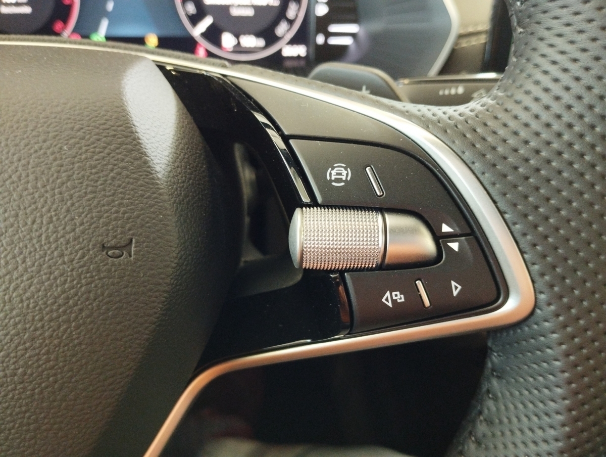 Skoda Octavia Combi 2.0 TDI Sportline DSG #PDC #LED – Bild 27