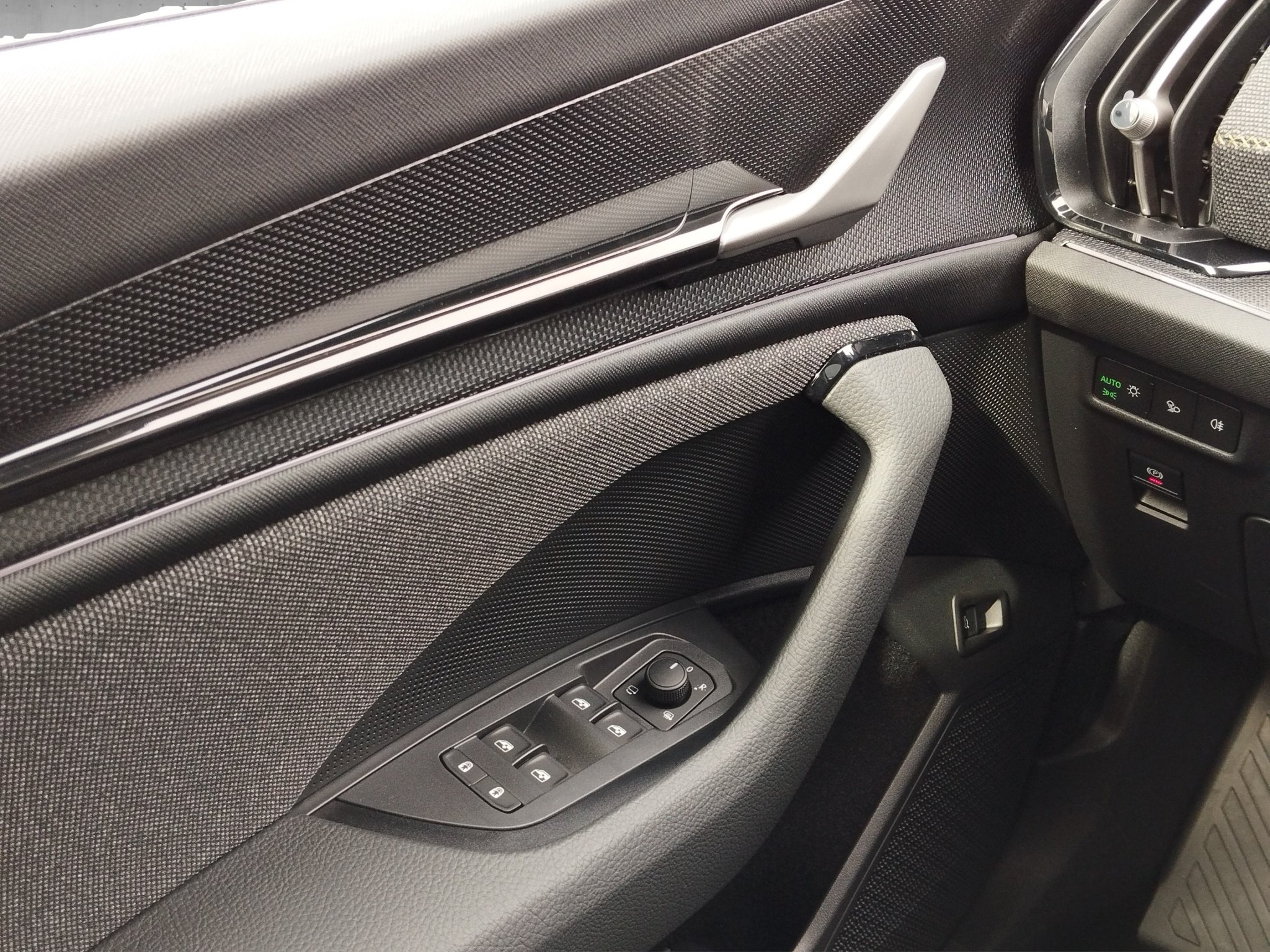 Skoda Kodiaq 2.0 TDI Selection DSG *360°*ACC*AHK*AUT*LM – Bild 12