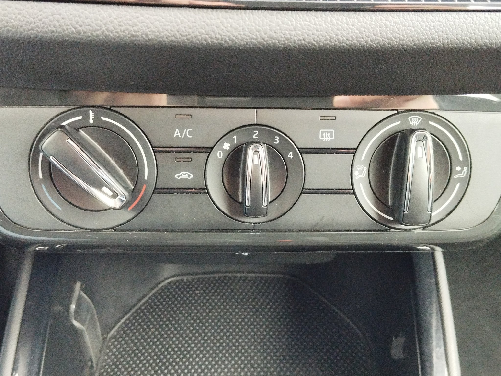 Skoda Fabia 1.0 MPI Active *LED*LM*PDC*SpurH* – Bild 26