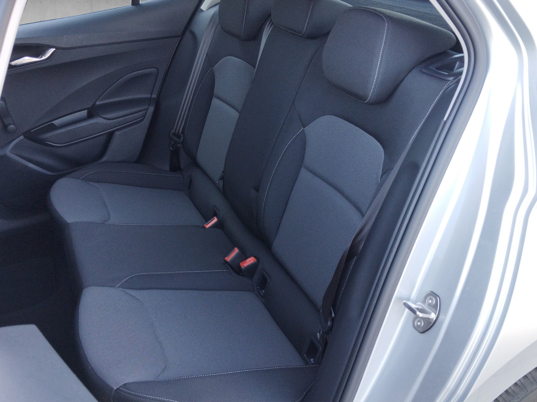 Skoda Fabia 1.0 TSI Ambition DSG AUT*Kam.*LED*LM*PDC – Bild 9