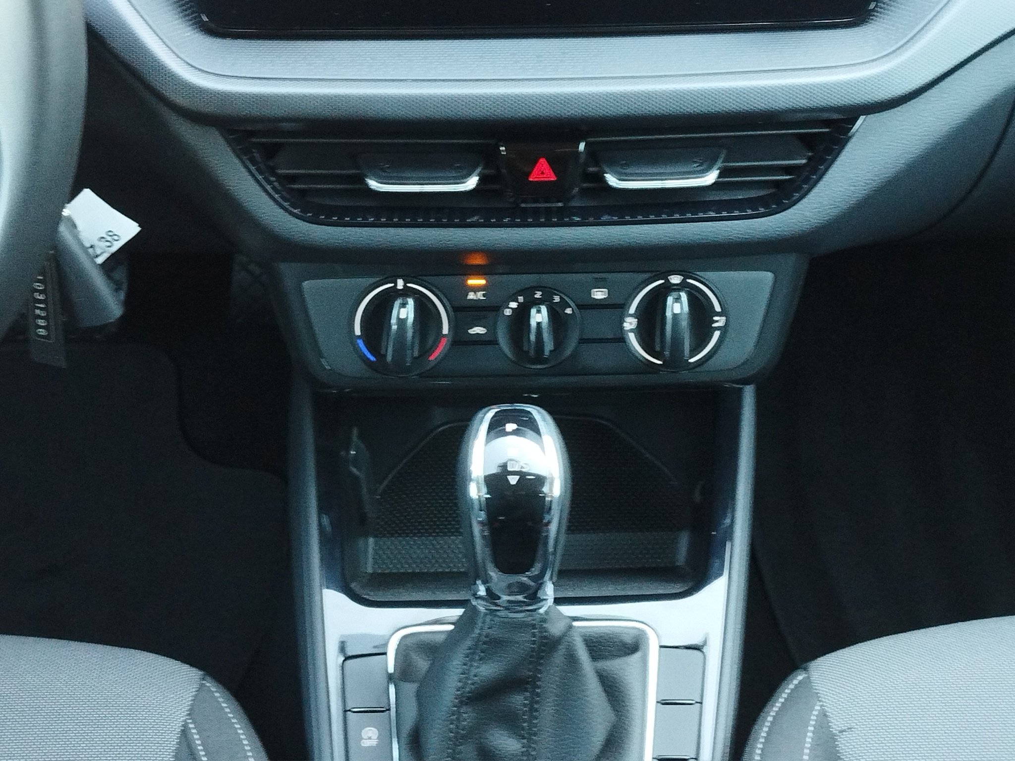 Skoda Fabia 1.0 TSI Ambition DSG AUT*Kam.*LED*LM*PDC – Bild 14