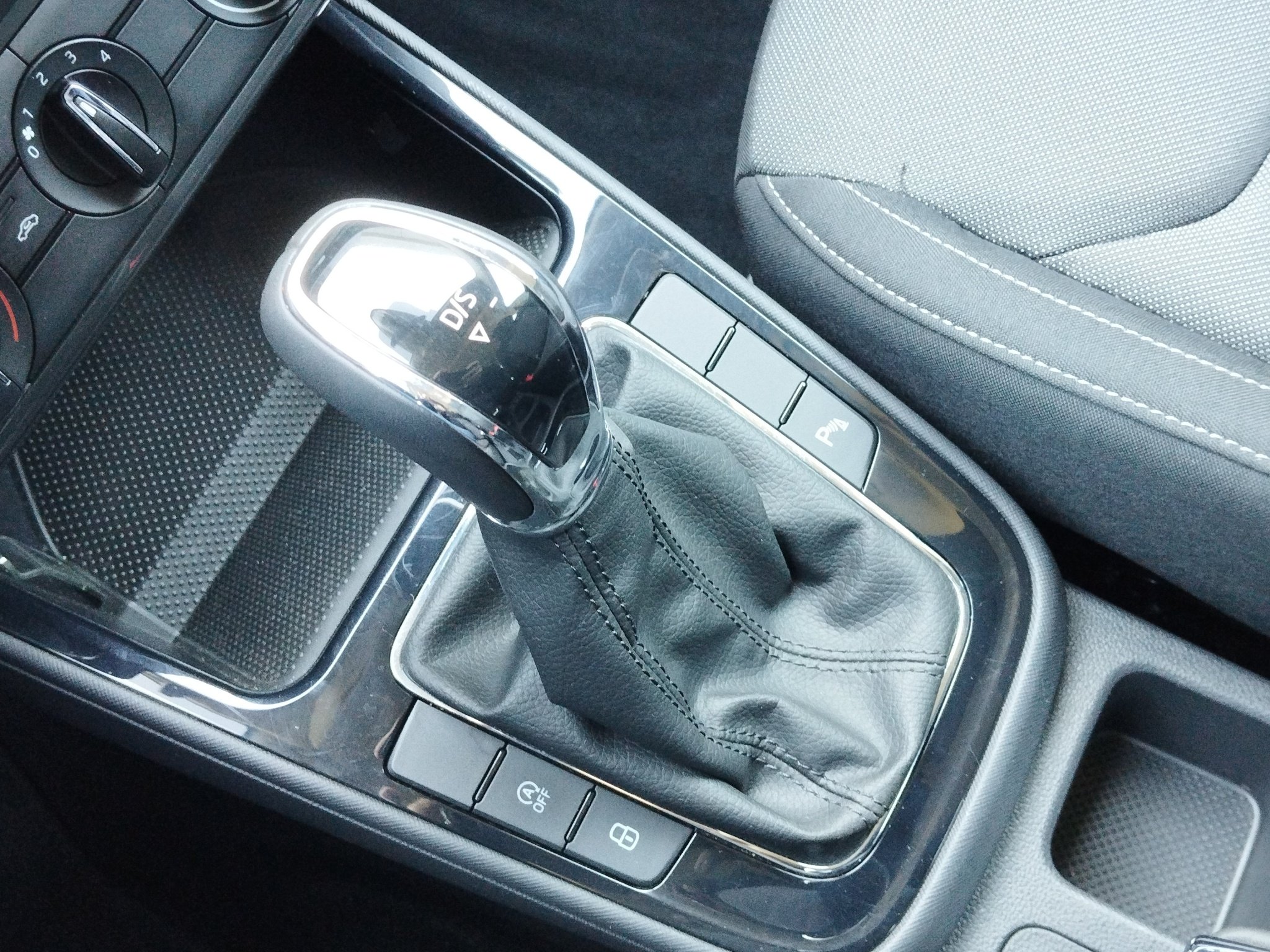 Skoda Fabia 1.0 TSI Ambition DSG AUT*Kam.*LED*LM*PDC – Bild 25