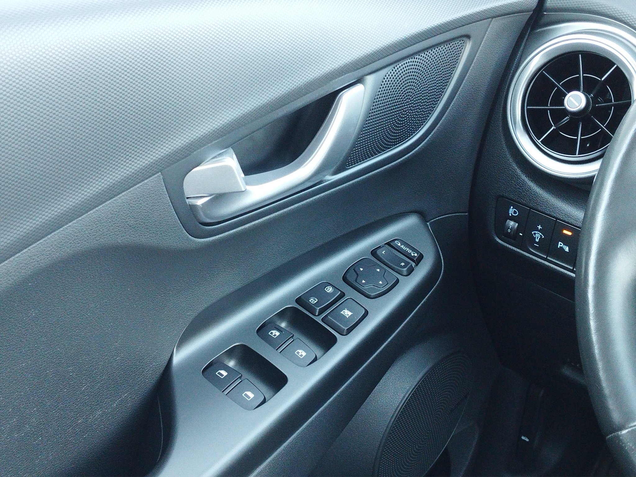 Hyundai KONA Elektro Trend Automatik ACC*AUT*Kam.*KlimaA – Bild 12