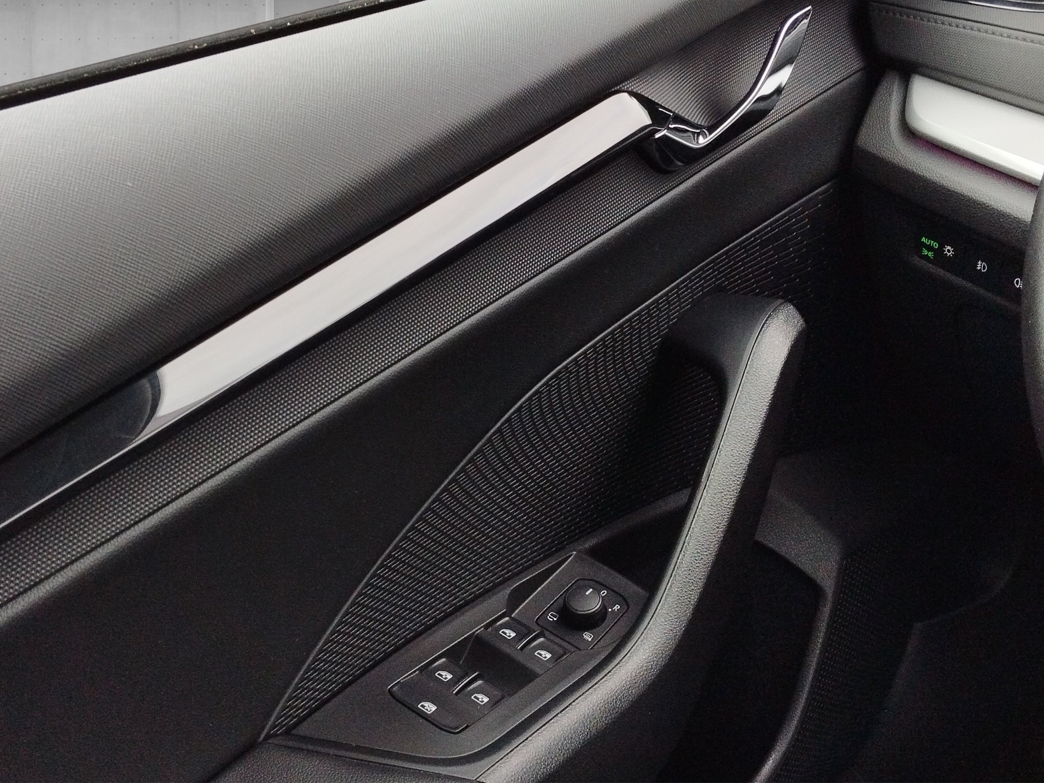 Skoda Octavia Combi 2.0 TDI Ambition DynLicht*KeyLess – Bild 12