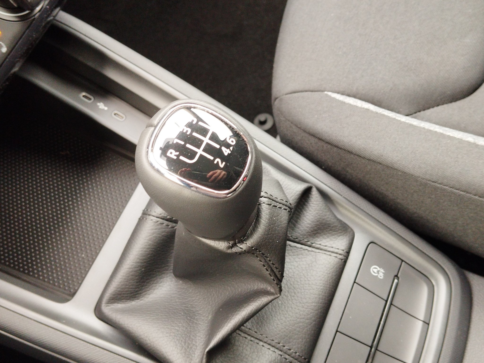 Skoda Kamiq 1.0 TSI Essence LED*LM*PDC*SHZ*SpurH – Bild 26