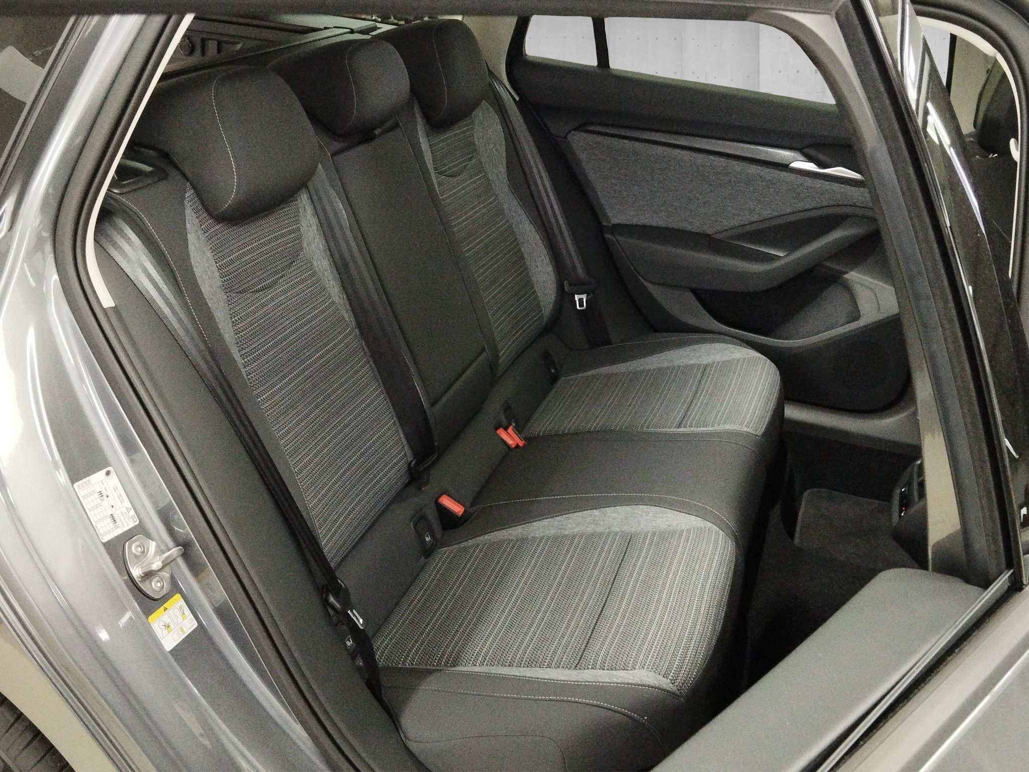 Skoda Superb Combi 2.0 TDI Selection DSG 4xSHZ*ACC*AUT – Bild 17