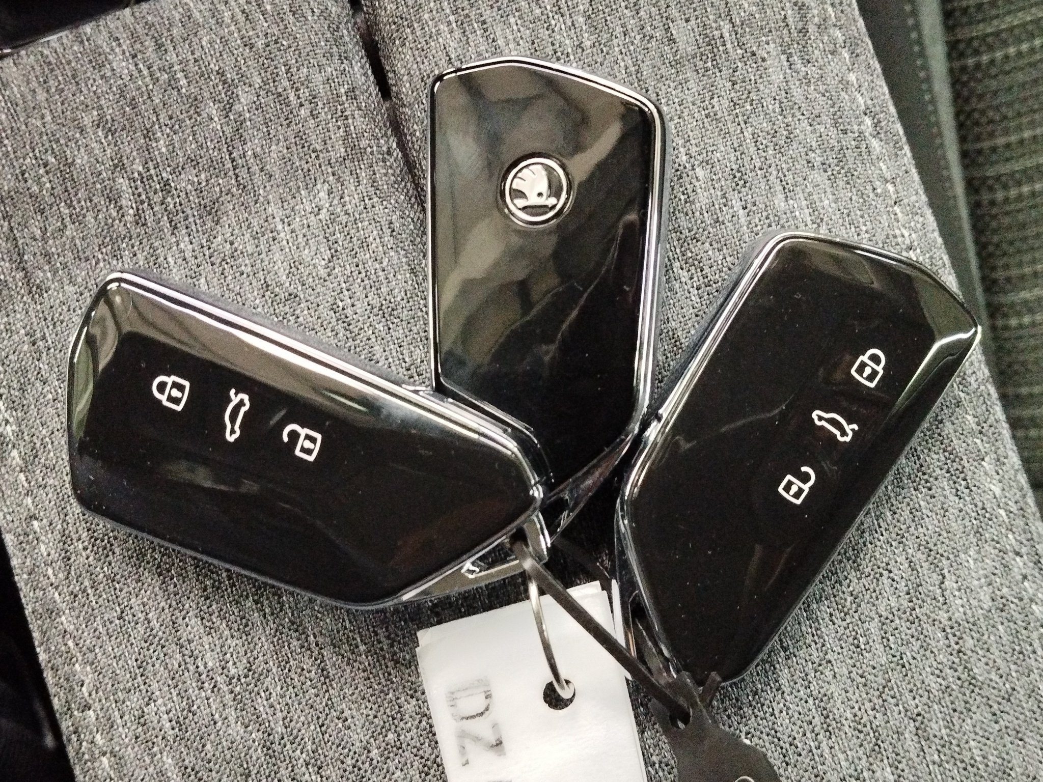 Skoda Superb Combi 2.0 TDI Selection DSG 4xSHZ*ACC*AUT – Bild 28