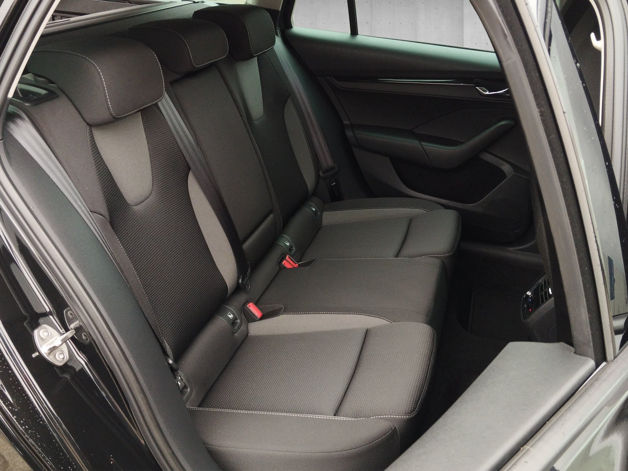 Skoda Octavia Combi 2.0 TDI Tour DSG 4xSHZ*ACC*AUT*KeyLess – Bild 17