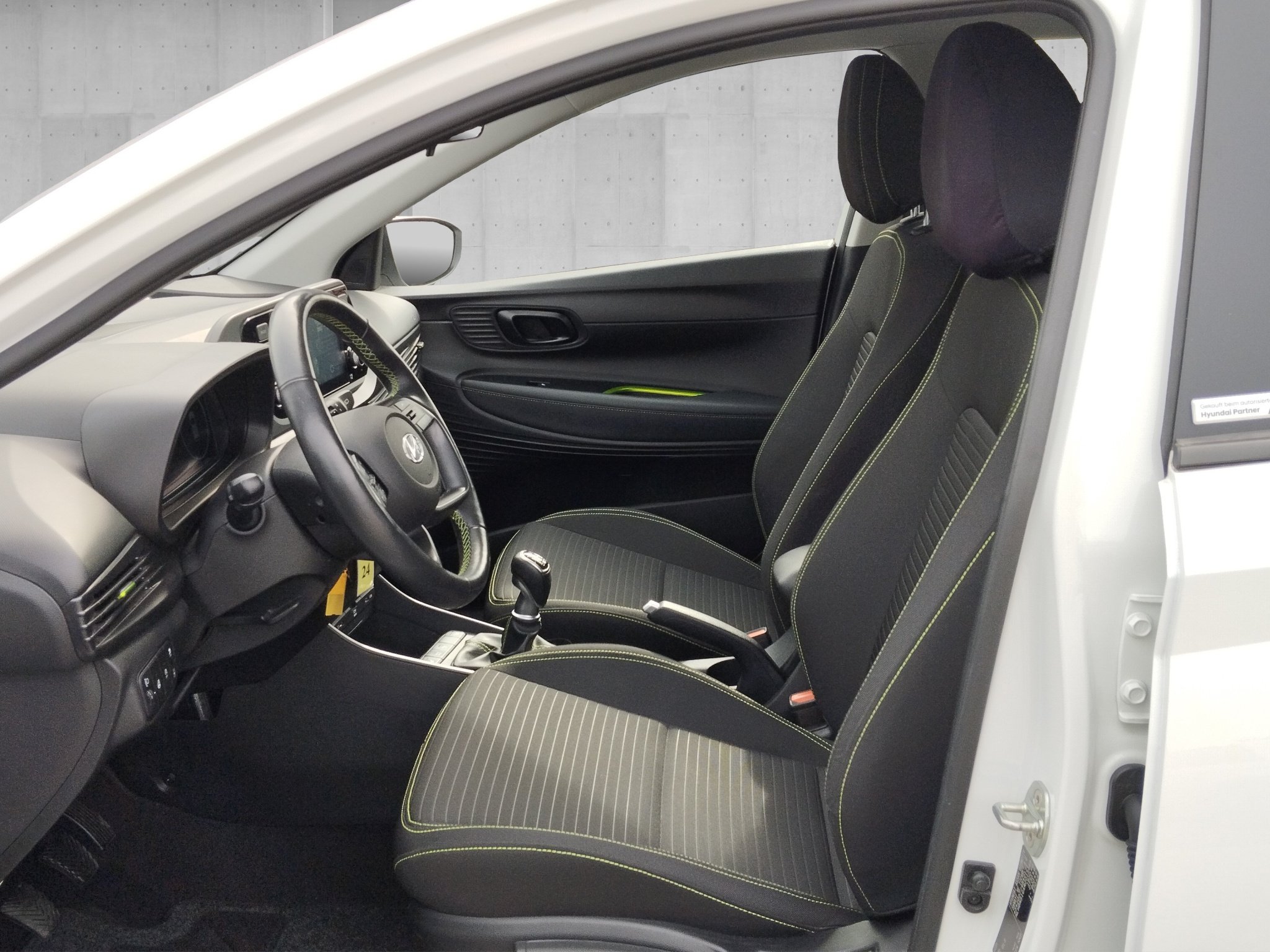 Hyundai i20 1.0 T-GDi 48V MHEV Intro Edition AUT*Kam.*LM – Bild 7