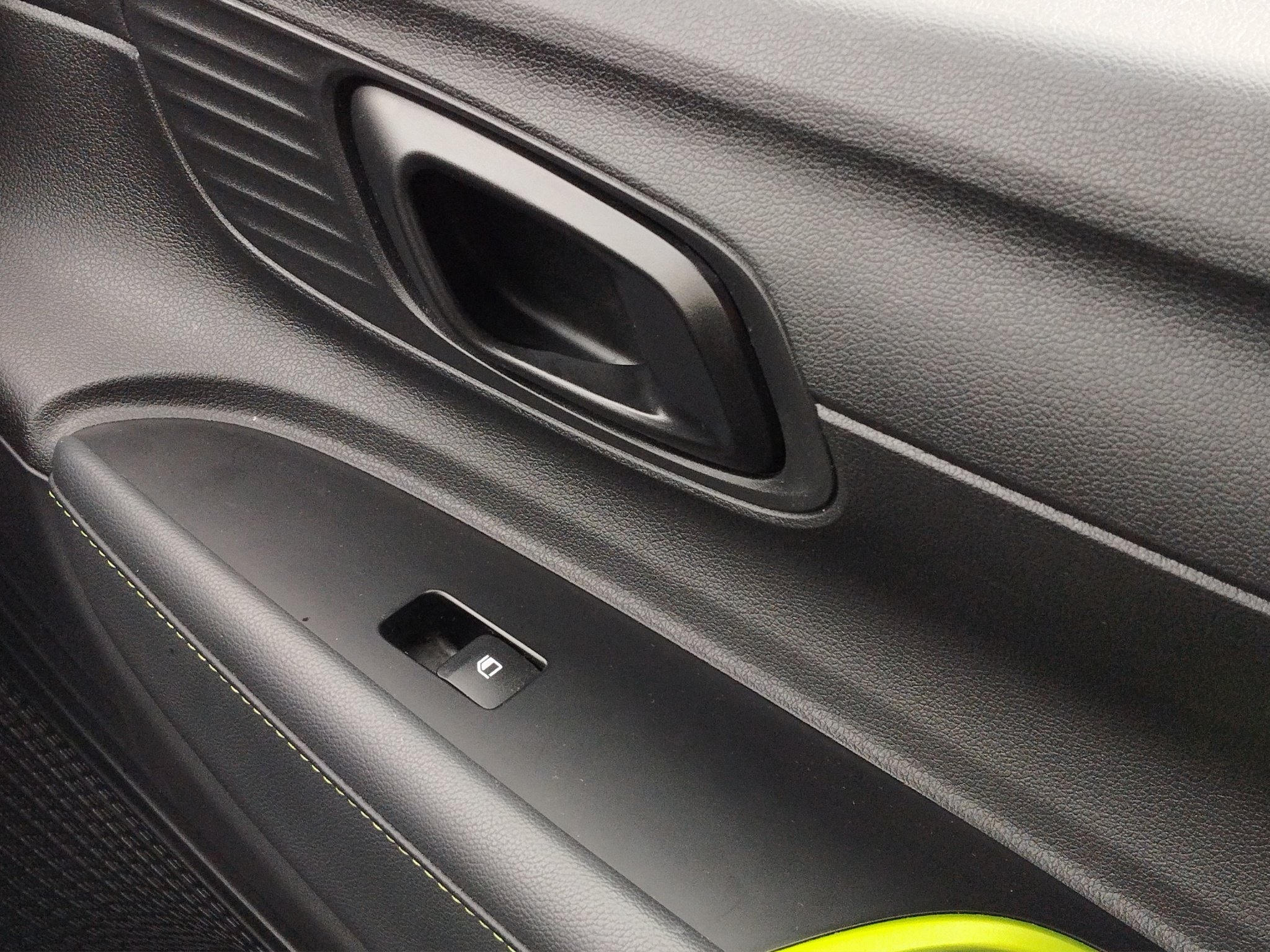 Hyundai i20 1.0 T-GDi 48V MHEV Intro Edition AUT*Kam.*LM – Bild 16