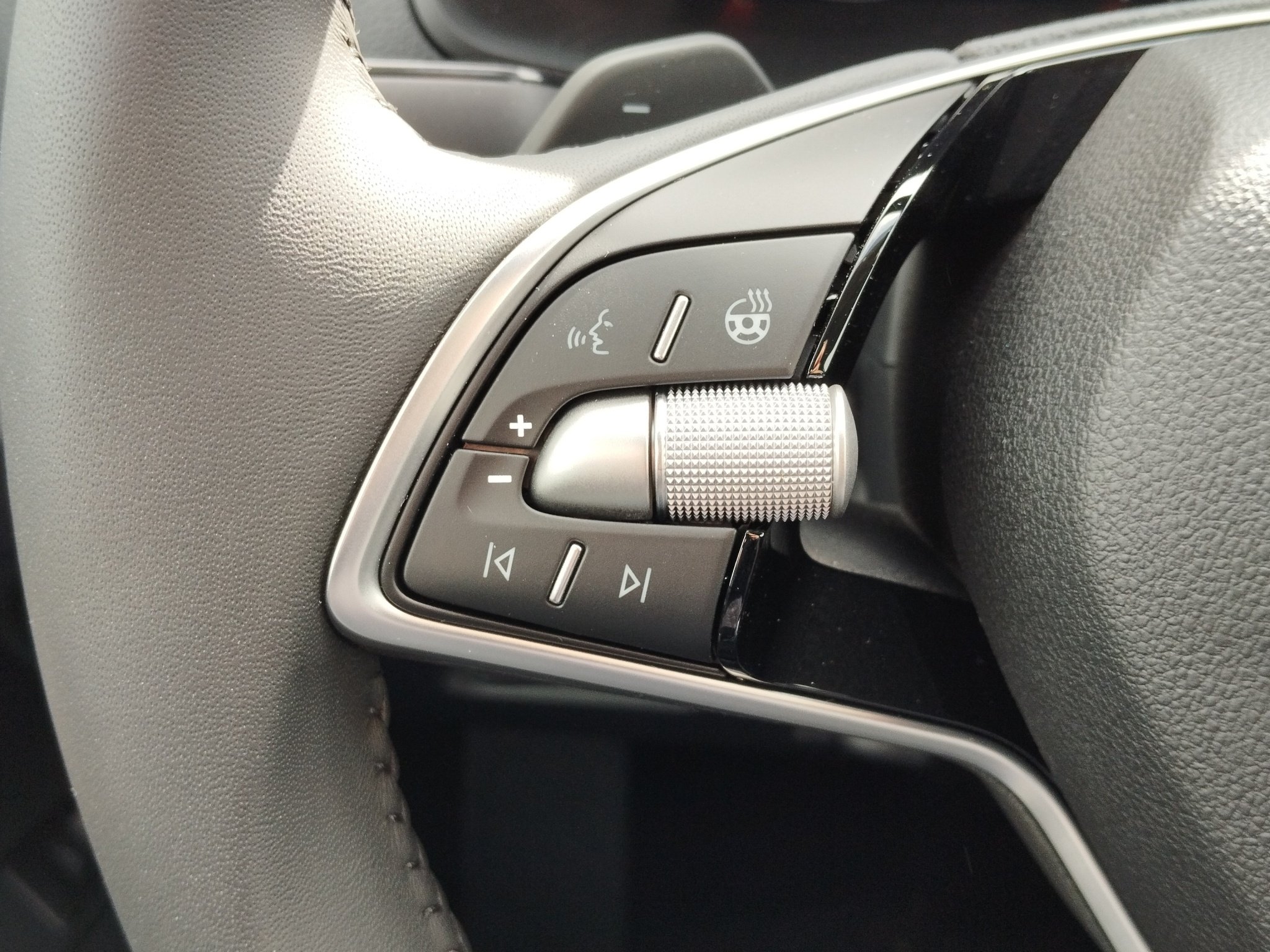 Skoda Karoq 1.5 TSI Balance DSG ACC*AHK*AUT*Kam.*LED – Bild 25