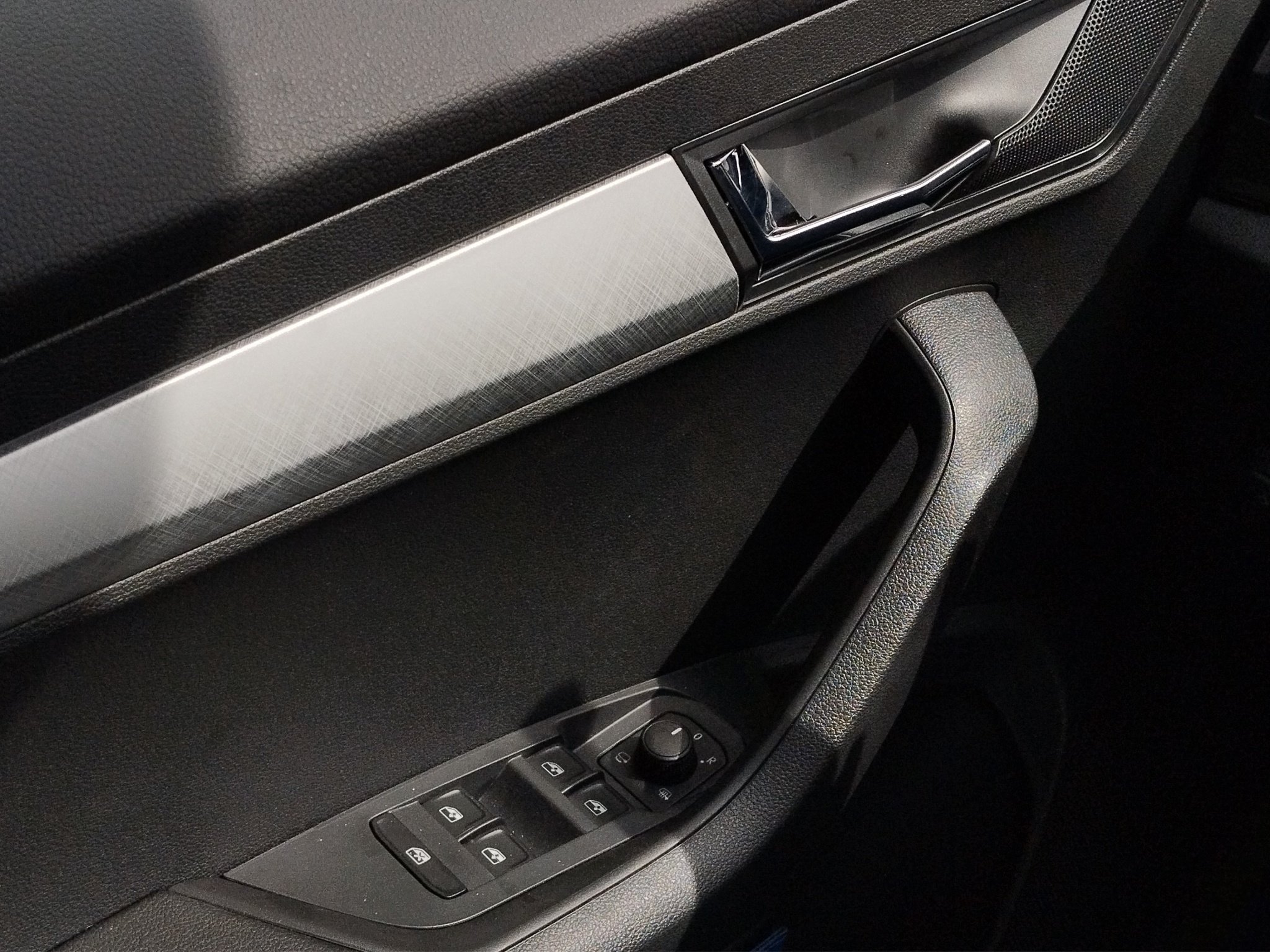Skoda Karoq 1.5 TSI Balance DSG ACC*AHK*AUT*Kam.*Klima – Bild 12