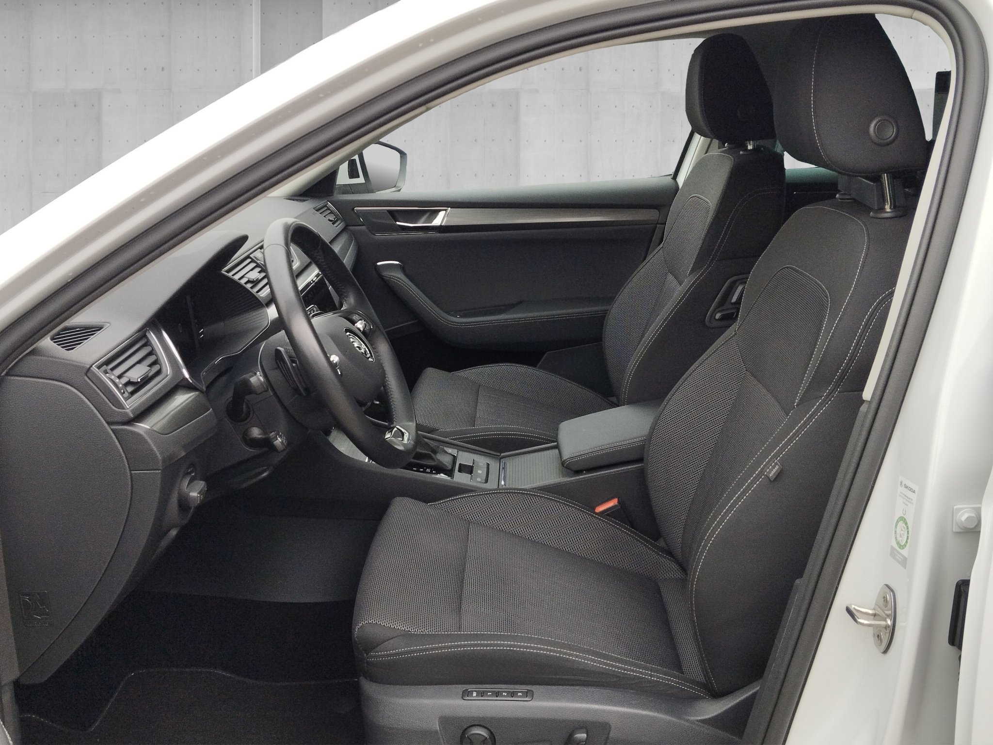 Skoda Superb Combi 2.0 TDI Style 4x4 DSG 360°*ACC*AHK – Bild 7
