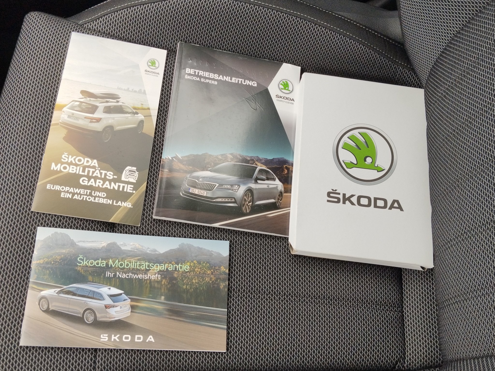 Skoda Superb Combi 2.0 TDI Style 4x4 DSG 360°*ACC*AHK – Bild 29