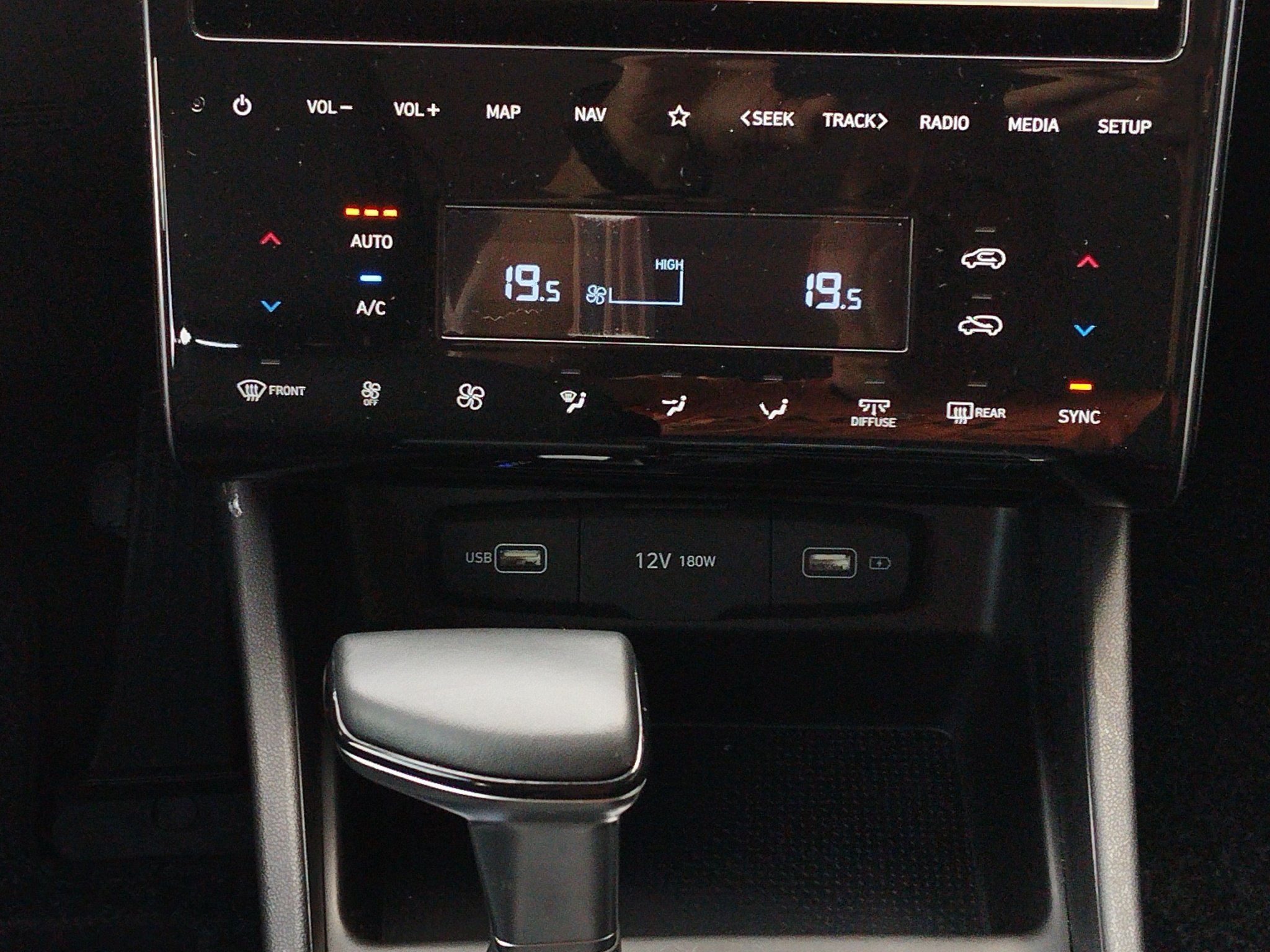 Hyundai NEW TUCSON 1.6 CRDi 48V MHEV 4WD DCT AUT*Kam.*LM – Bild 14