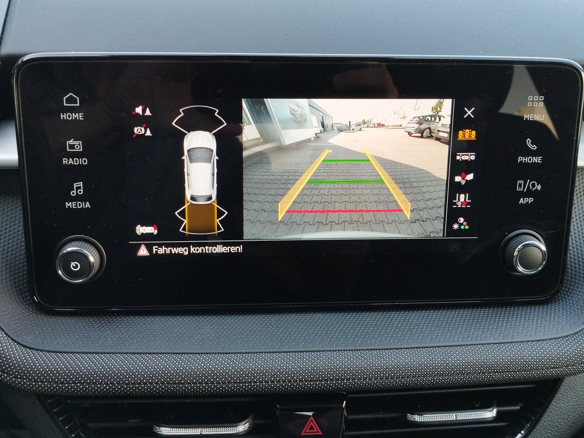 Skoda Fabia 1.0 TSI Balance DSG ACC*AUT*Fernlichtass. – Bild 25