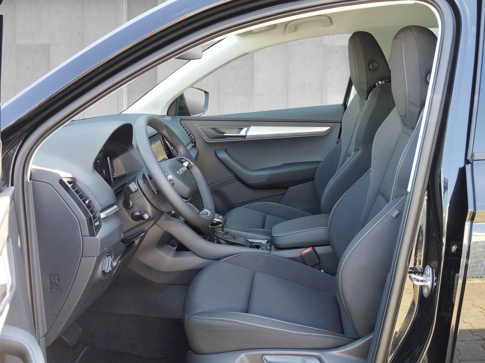 Skoda Karoq 2.0 TDI Tour DSG ACC*AHK*AUT*Fernlichtass. – Bild 7