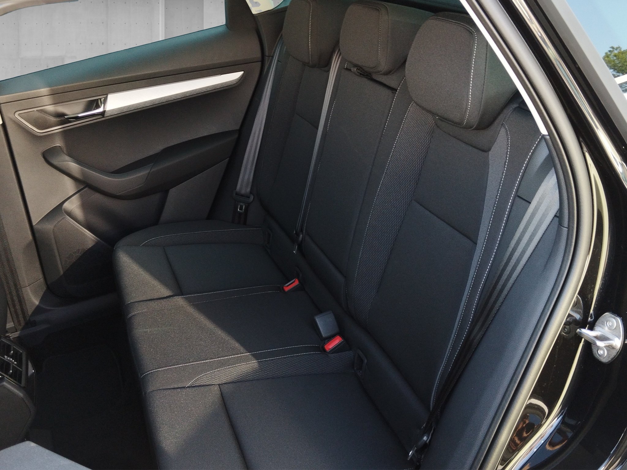 Skoda Karoq 2.0 TDI Tour DSG ACC*AHK*AUT*Fernlichtass. – Bild 9