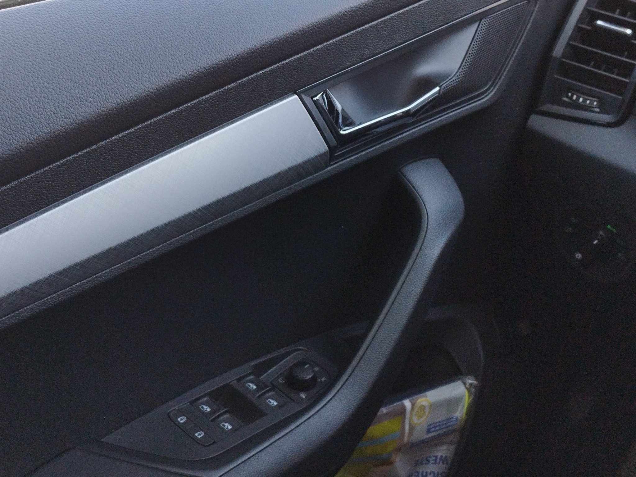 Skoda Karoq 2.0 TDI Tour DSG ACC*AHK*AUT*Fernlichtass. – Bild 12