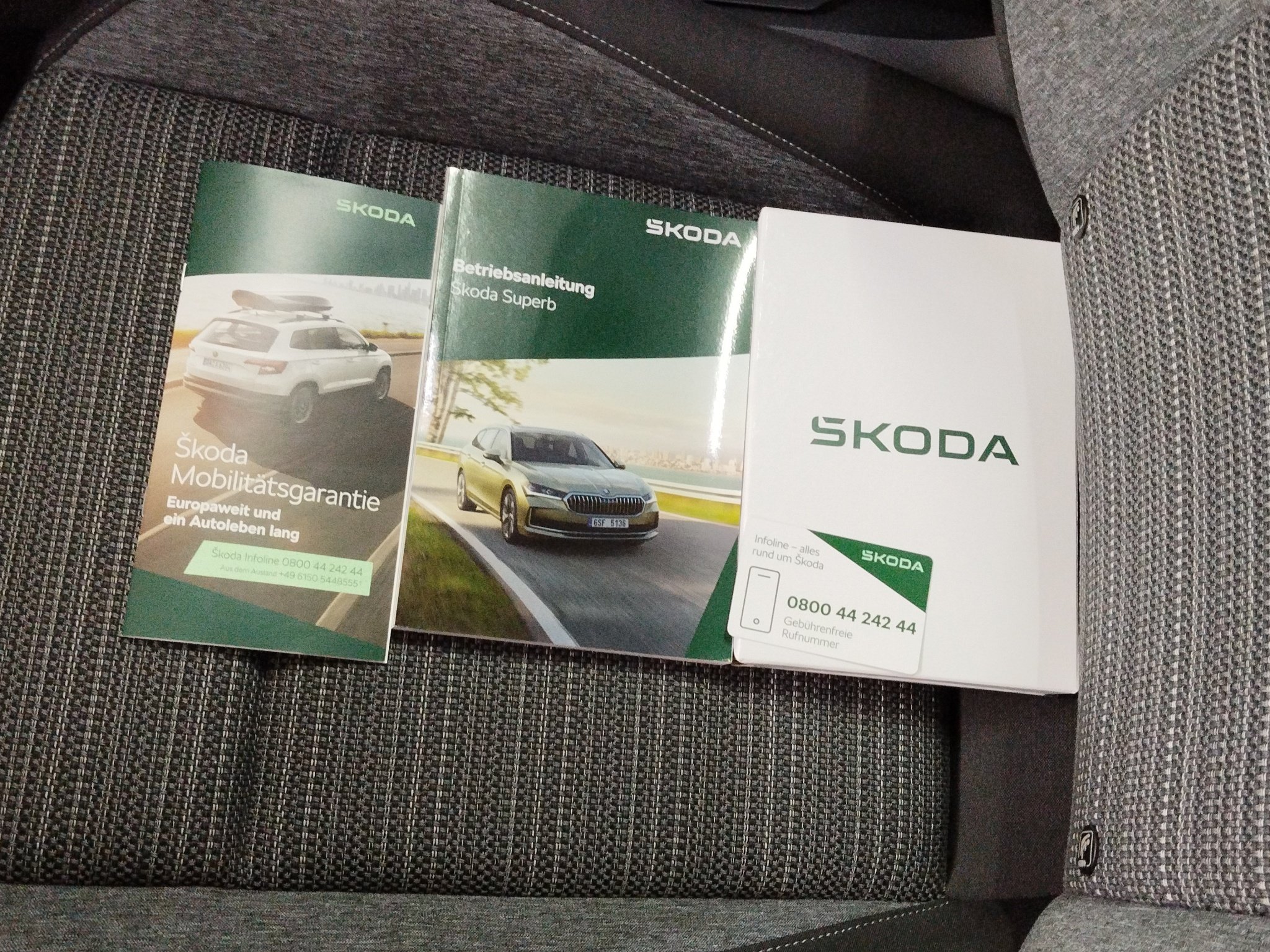 Skoda Superb Combi 2.0 TDI Selection DSG 4xSHZ*ACC*AUT – Bild 30