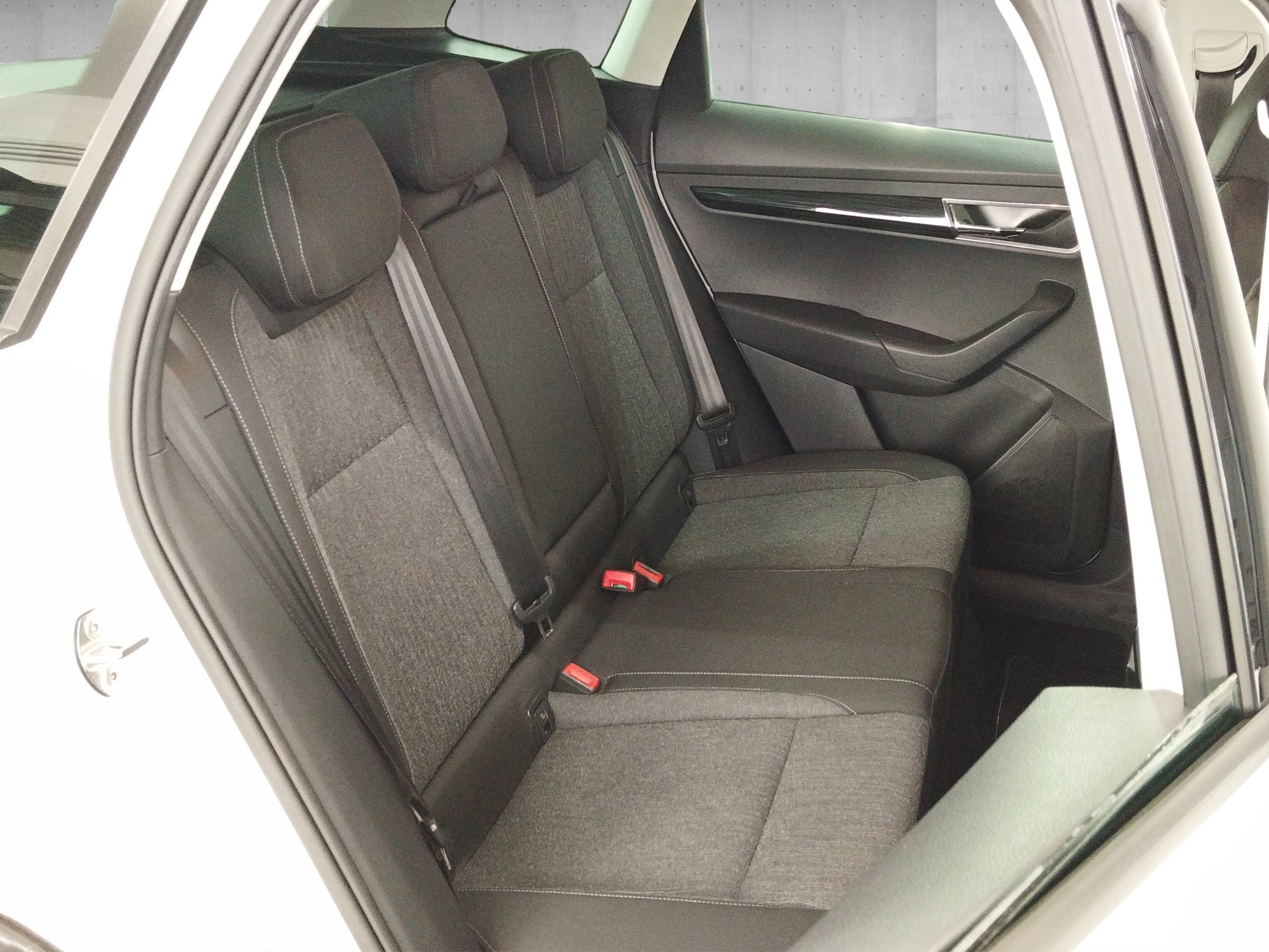 Skoda KAROQ 1.5 TSI Style DynLicht*Fernlichtass. – Bild 18