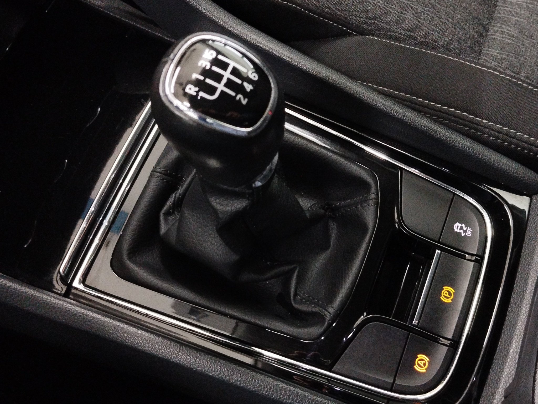 Skoda KAROQ 1.5 TSI Style DynLicht*Fernlichtass. – Bild 27