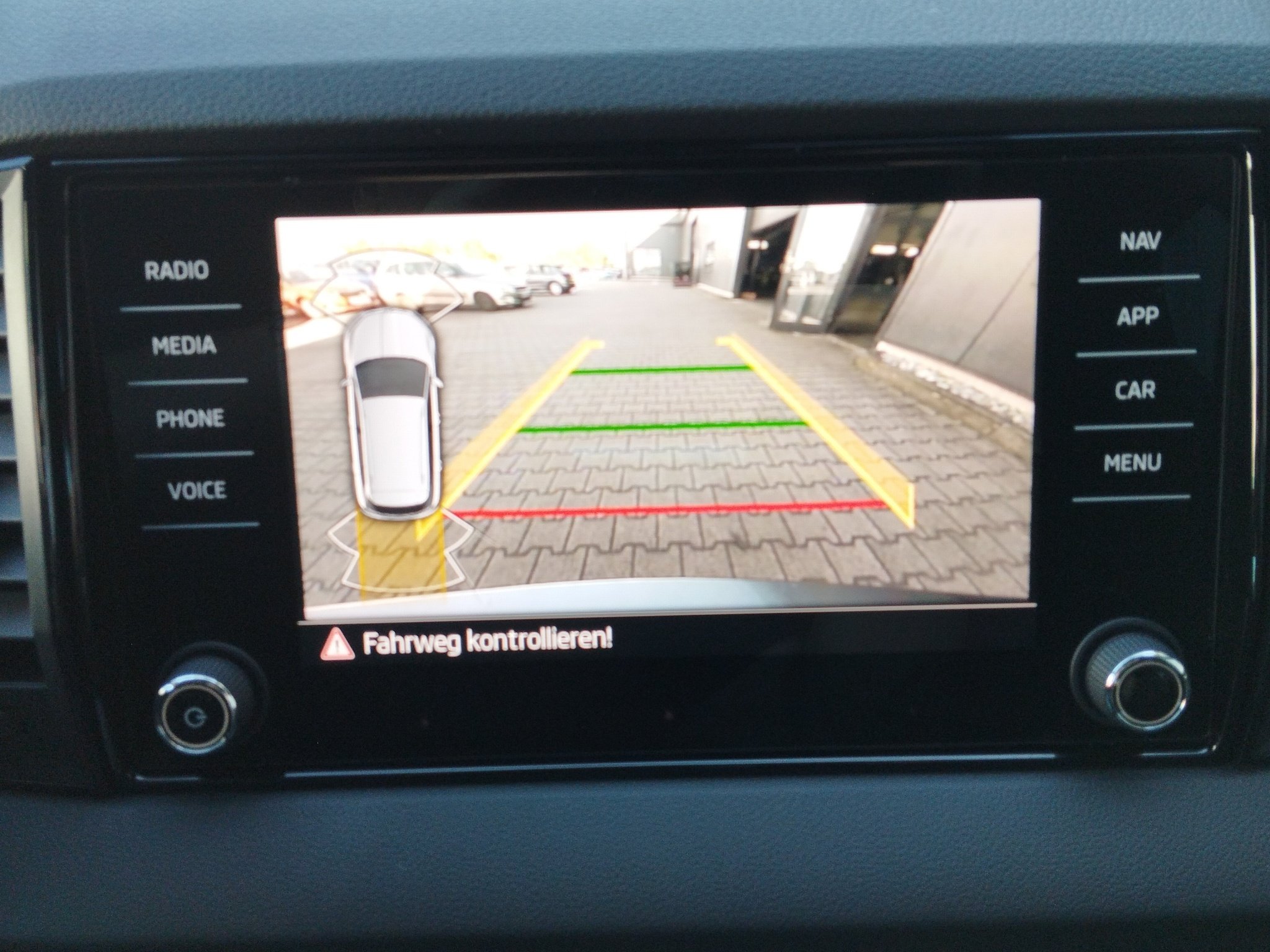Skoda Karoq 1.5 TSI Sportline 4xSHZ*ACC*AHK*Kam. – Bild 27